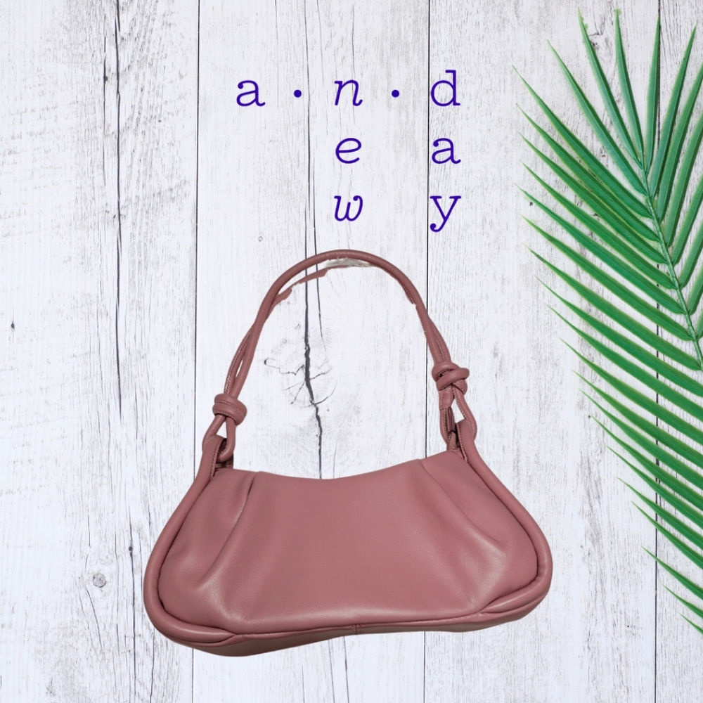 New Without Tags Double Knot 💓Mauve Vegan Leather Shoulder Bag.